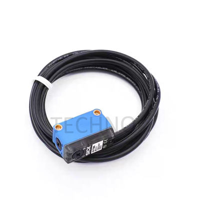 W12-2 حسگر فاصله لیزر بیمار پلاستیکی IO-Link 2mW / Sr تنظیم کابل