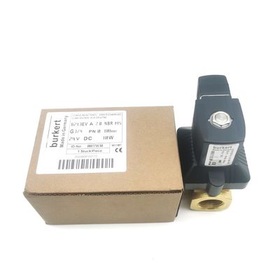 شیر سولینوئید بورکرت 00125368 6014 C اتصال صفحه پایین مستقیم به طور معمول بسته 2.0 سوراخ جریان AC24V 8W بدن شیر مس