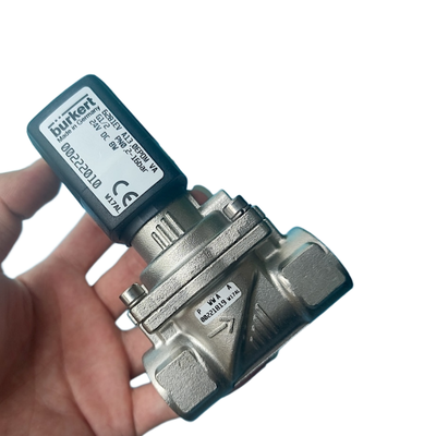 Burkert نوع 6281 جریان بزرگ Servo Diaphragm Solenoid Valve 00222022 00222023 00222024 G1 1/4 Thread 2/2 NC بدن دریچه فولاد ضد زنگ EPDM مهر 25.0 جریان سوراخ 8W کویل DC24V / AC24V / AC220V