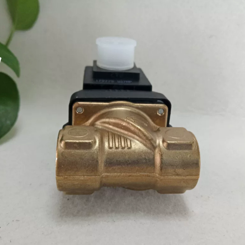 AC220V 8W Burkert اصلی 00221605 6213 NC شیر سولینوئید، G1/2 بندر 13 سوراخ NBR گاسکت، خانه مسن کار در -10 °C تا 80 °C 0-10bar